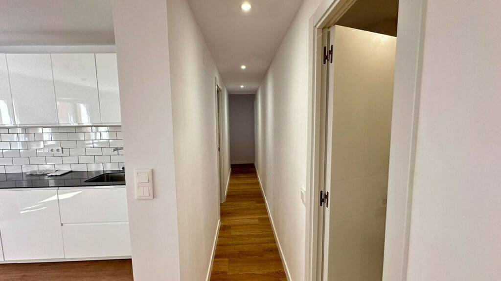 Middle Floor Apartment Benidorm Alicante - image 10