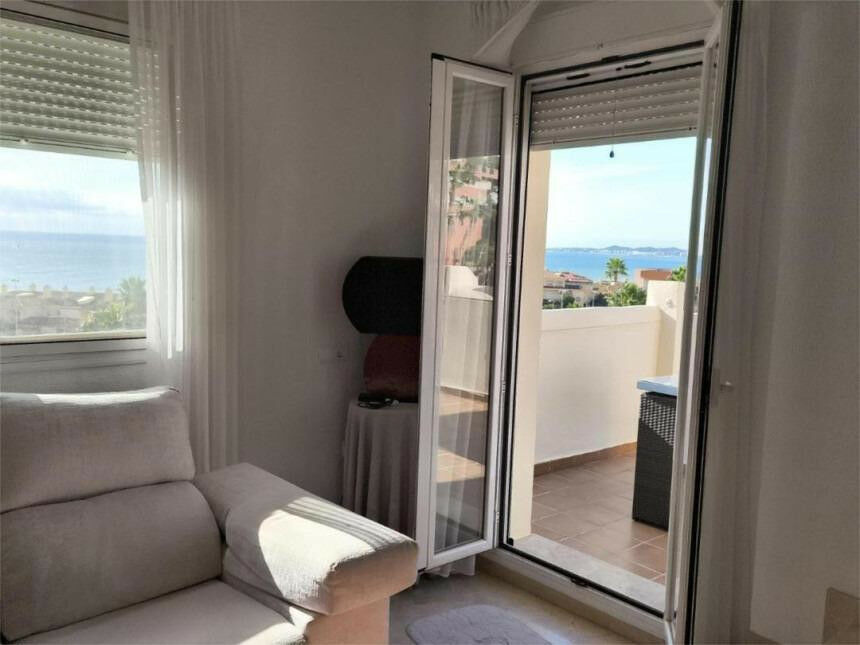 Penthouse Benalmadena Málaga - image 4