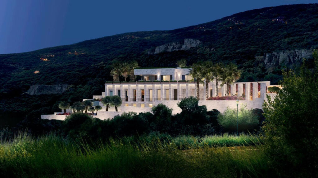 Detached Villa San Roque Cádiz - image 3