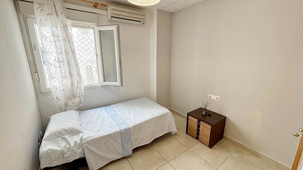 Middle Floor Apartment Nueva Andalucía Málaga - image 4