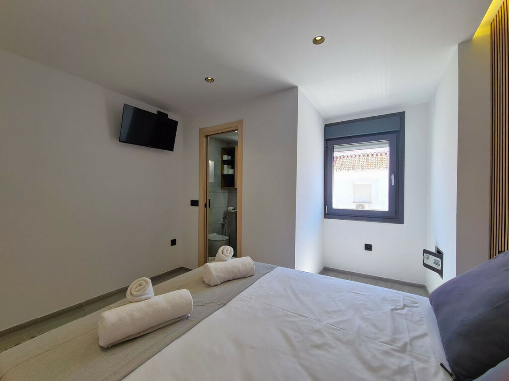 Top Floor Apartment Estepona Málaga - image 4