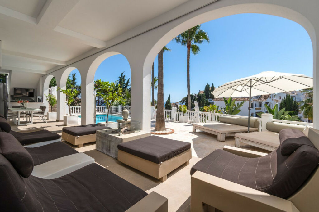 Detached Villa Miraflores Málaga - image 4