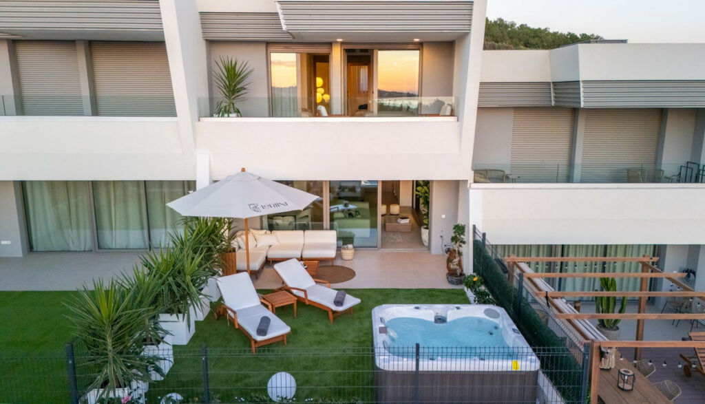 Townhouse El Chaparral Málaga - image 5