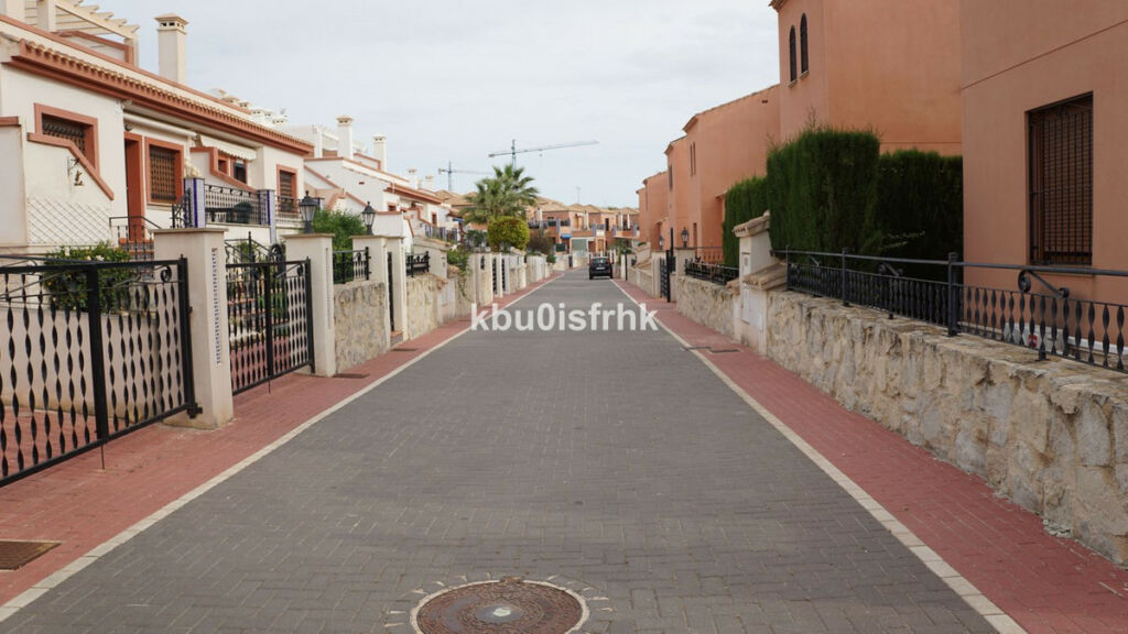 Detached Villa San Miguel de Salinas Alicante - image 4