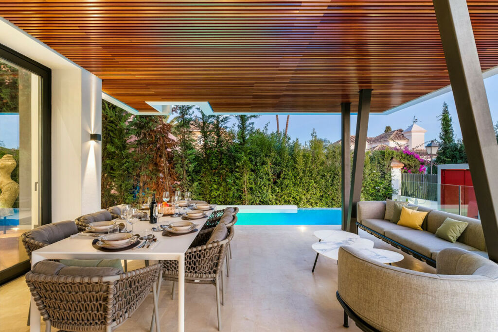 Detached Villa The Golden Mile Málaga - image 4
