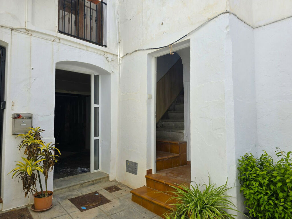 Townhouse Cómpeta Málaga - image 4