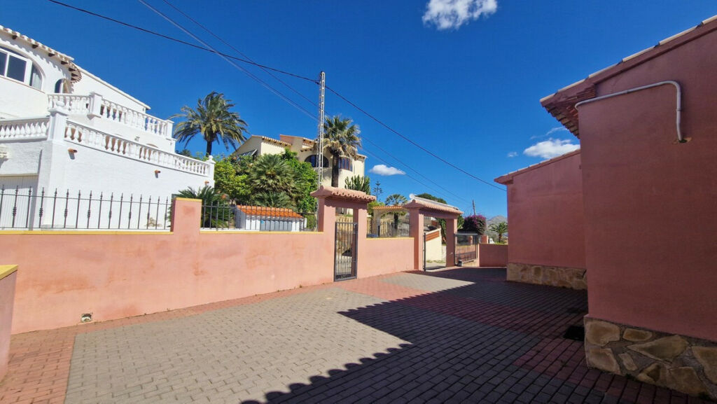 Detached Villa Orba Alicante - image 4