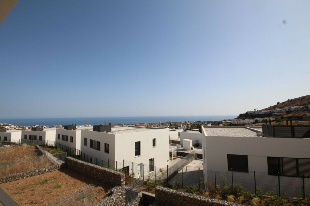 Semi-Detached House Riviera del Sol Málaga - image 4