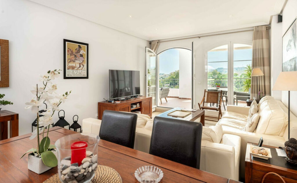 Top Floor Apartment Los Arqueros Málaga - image 4