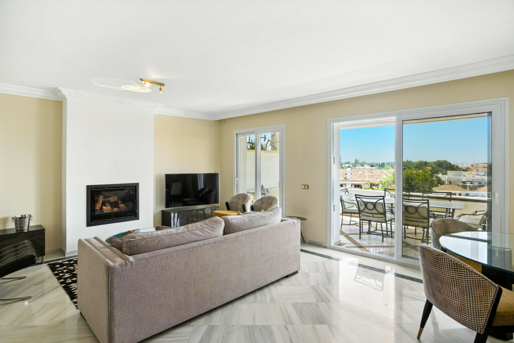 Penthouse Duplex The Golden Mile Málaga - image 4