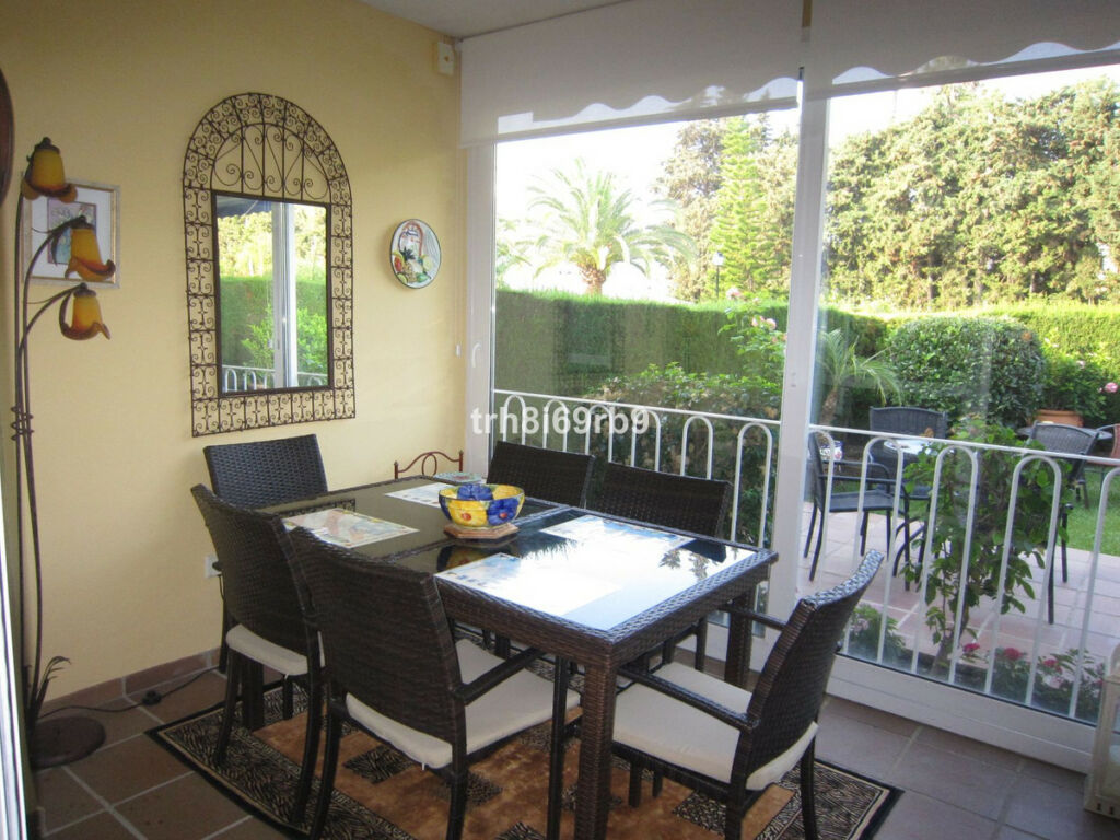 Ground Floor Apartment El Paraiso Málaga - image 4