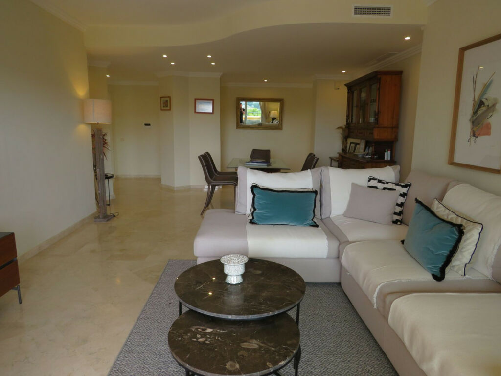 Ground Floor Apartment Elviria Málaga - image 4