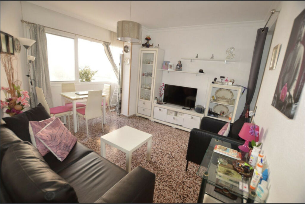 Middle Floor Apartment Fuengirola Málaga - image 3