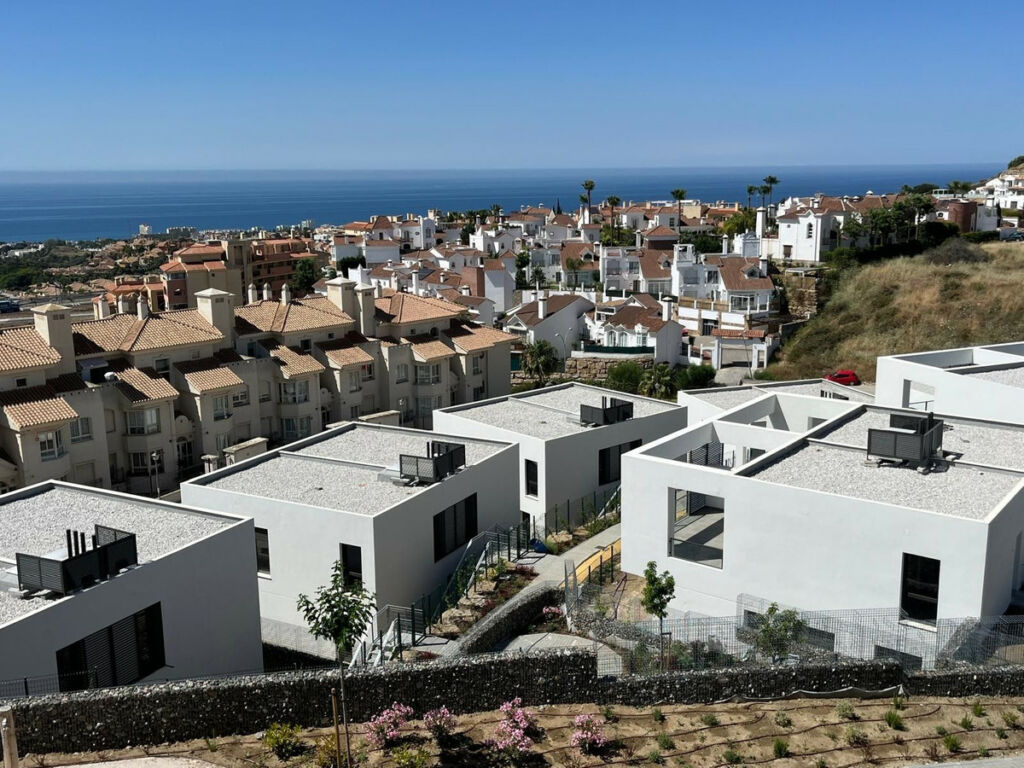Semi-Detached House Riviera del Sol Málaga - image 4