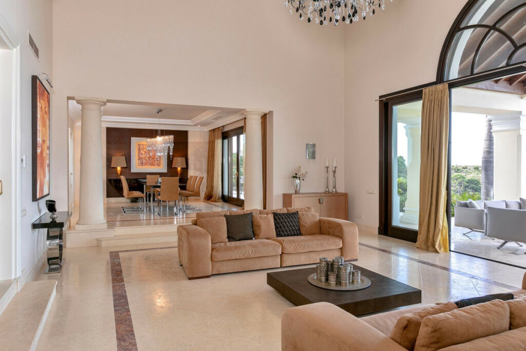 Detached Villa Benahavís Málaga - image 4