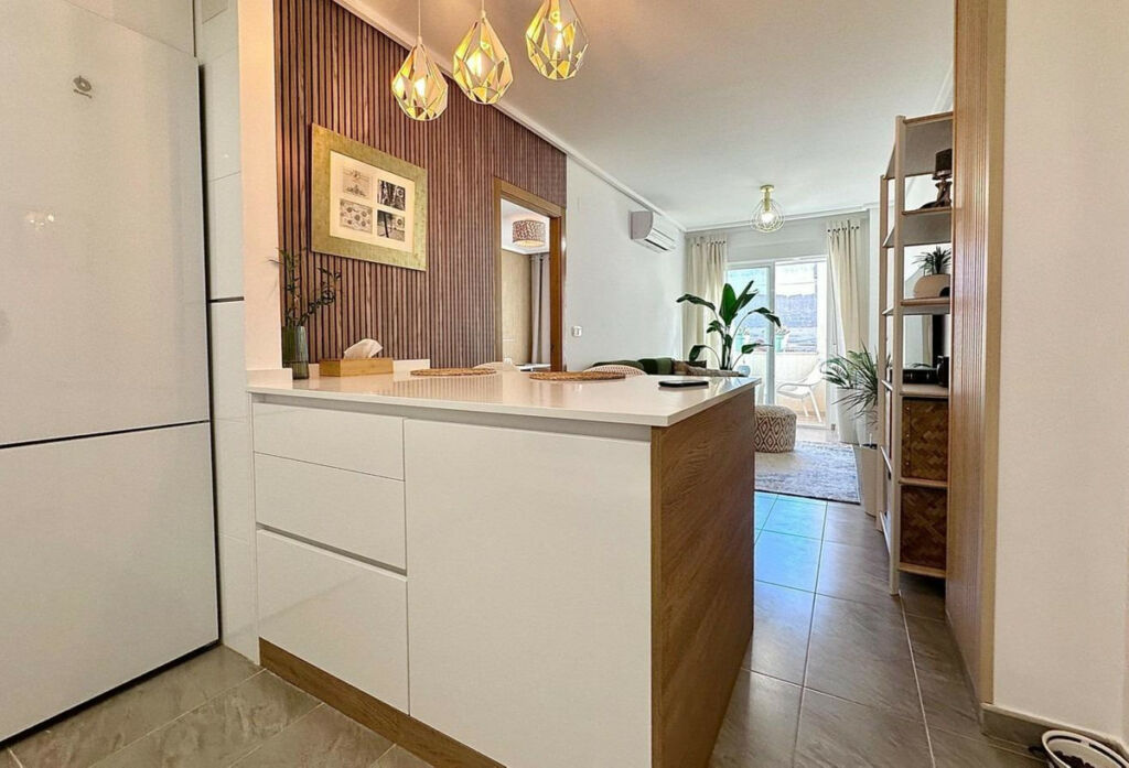 Middle Floor Apartment Torrevieja Alicante - image 4