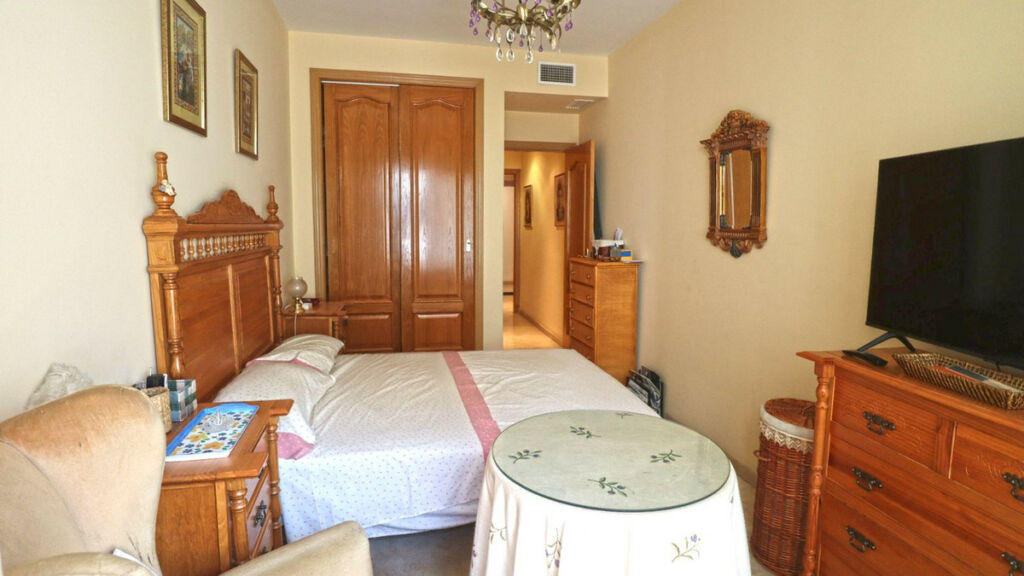 Middle Floor Apartment Marbella Málaga - image 4