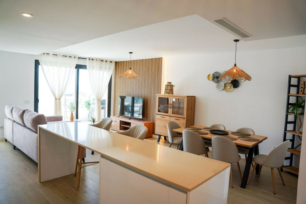 Middle Floor Apartment Estepona Málaga - image 4