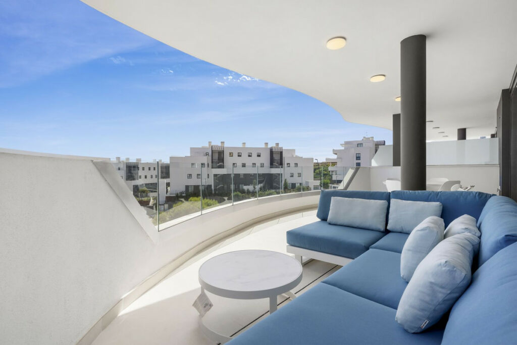Middle Floor Apartment Fuengirola Málaga - image 5