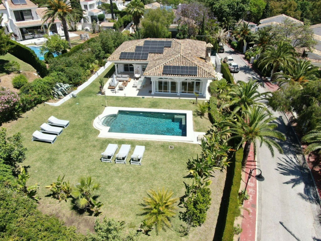 Detached Villa Marbella Málaga - image 4