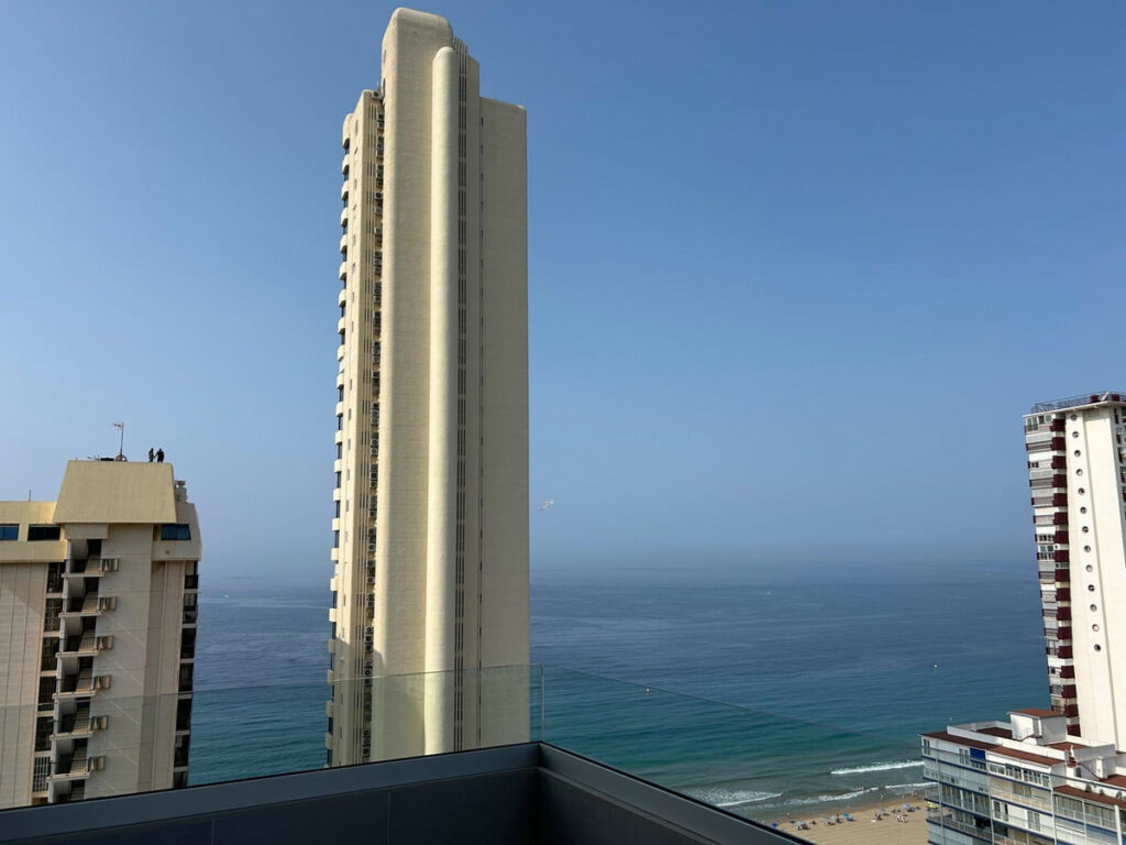 Middle Floor Apartment Benidorm Alicante - image 4