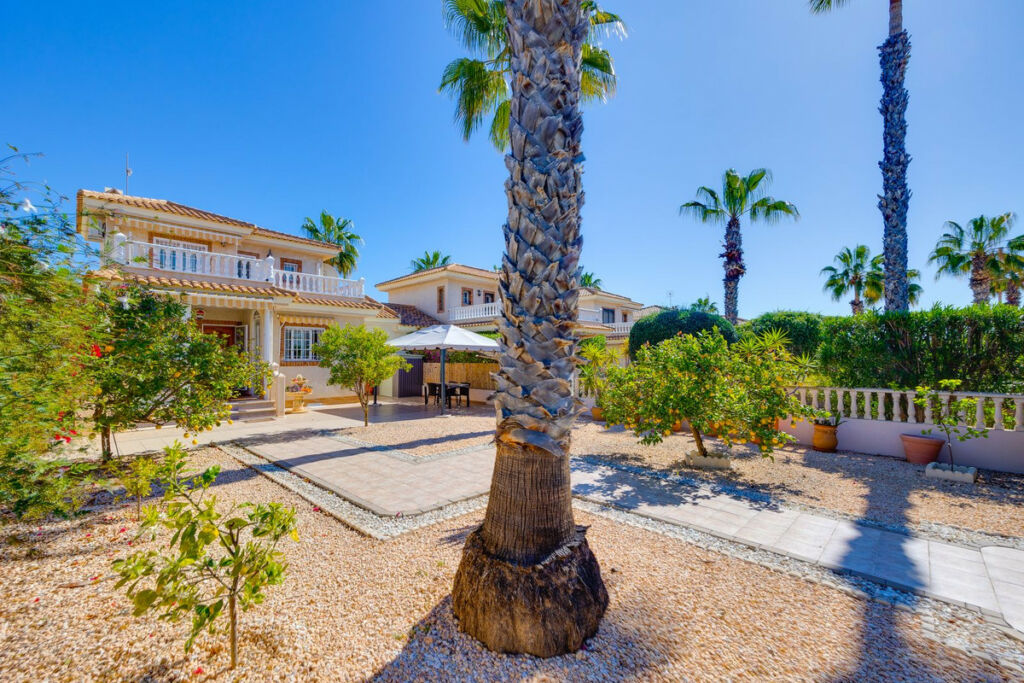 Detached Villa Orihuela Costa Alicante - image 4