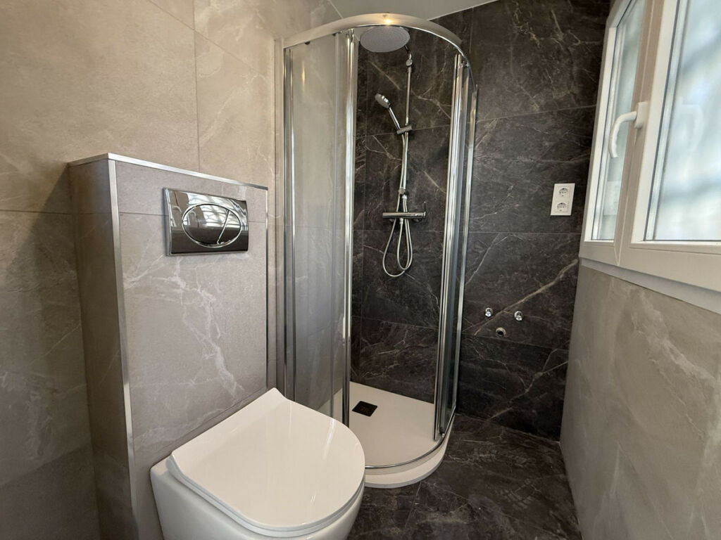 Middle Floor Apartment Torrevieja Alicante - image 4