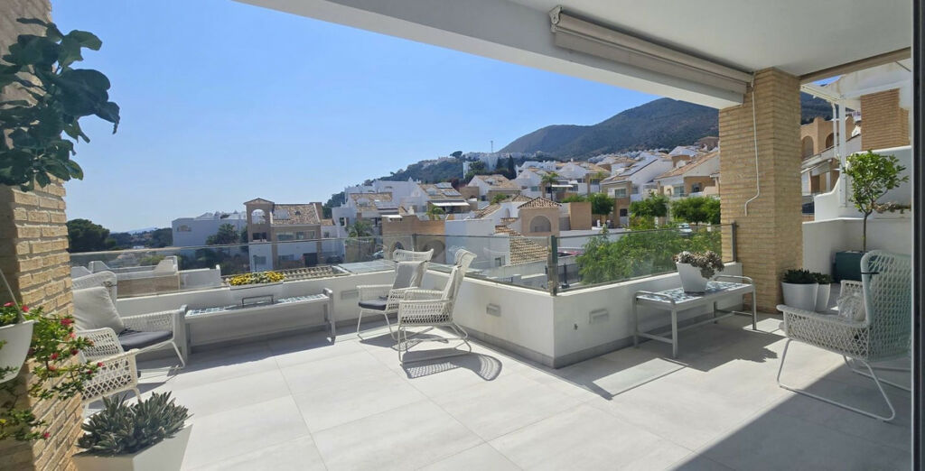 Detached Villa Benalmadena Pueblo Málaga - image 4