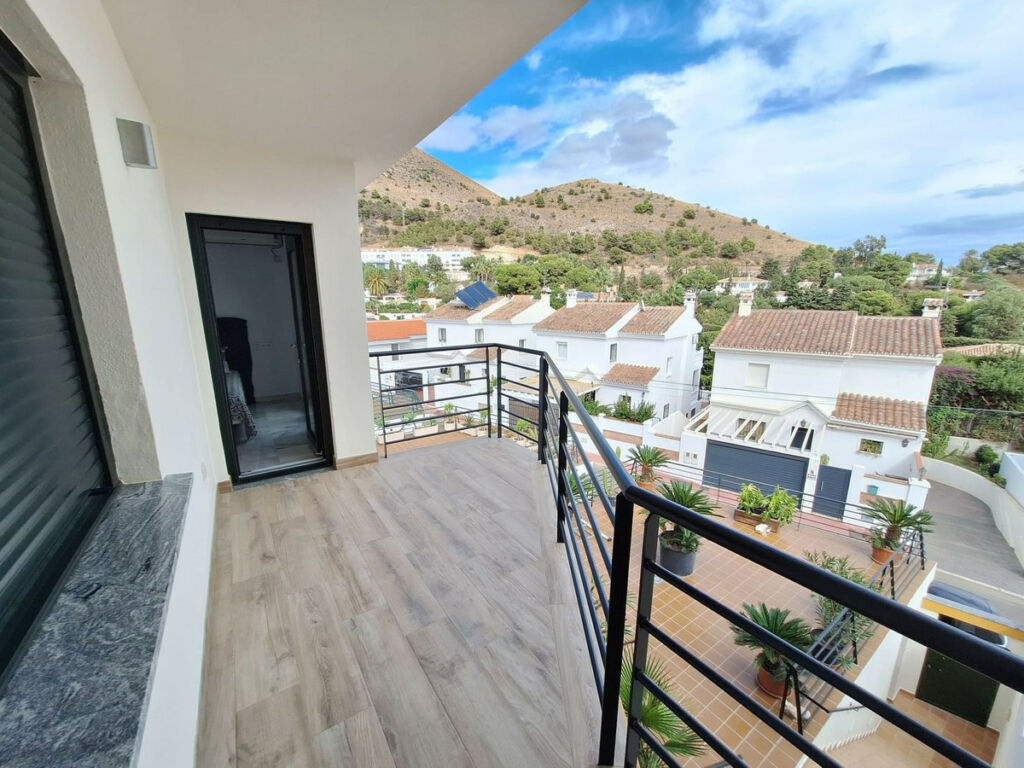 Townhouse La Capellania Málaga - image 4