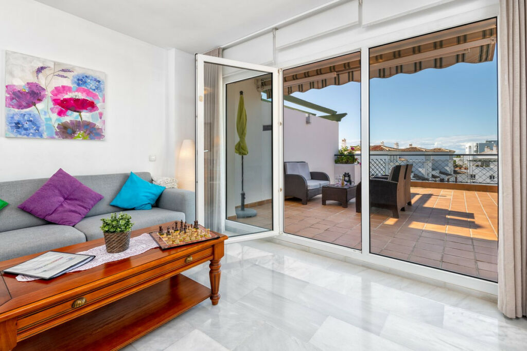 Penthouse Calahonda Málaga - image 6