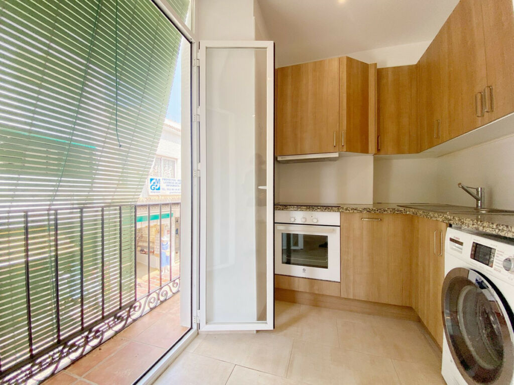 Middle Floor Apartment Marbella Málaga - image 4