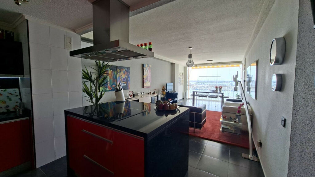 Middle Floor Apartment Torrevieja Alicante - image 4