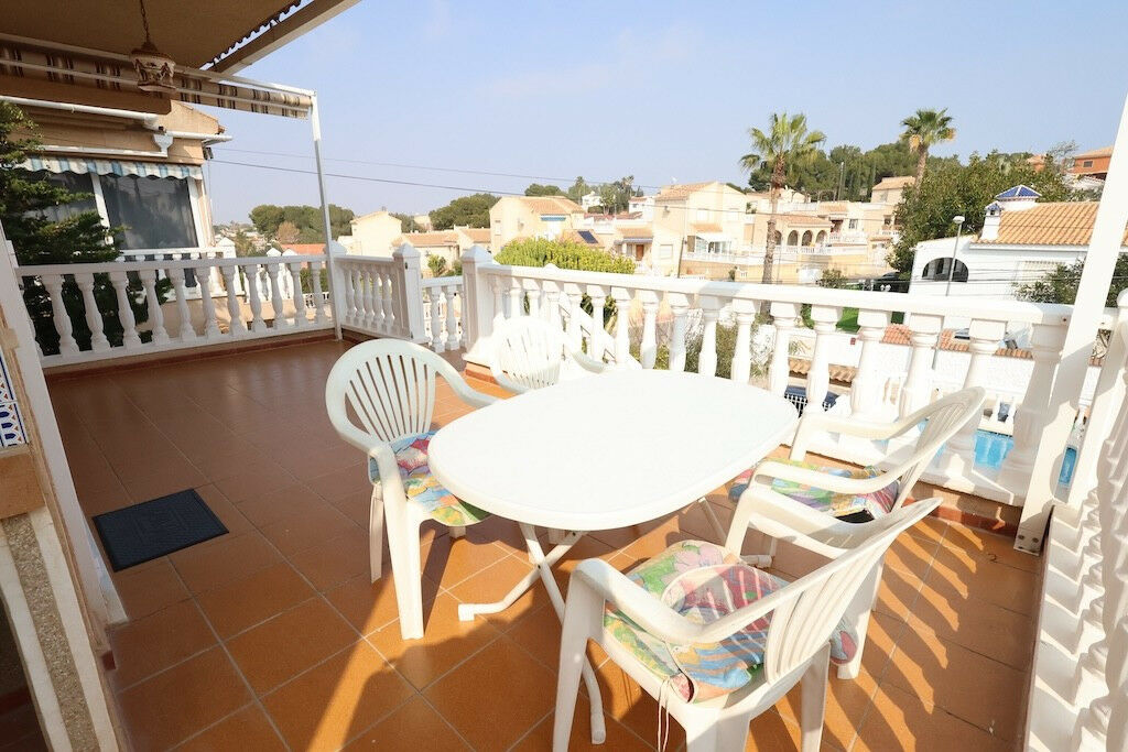 Townhouse Los Balcones Alicante - image 4