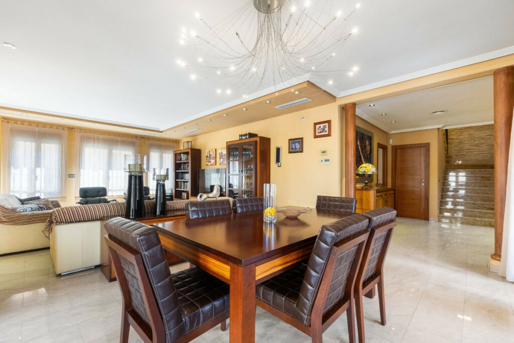 Detached Villa Orihuela Alicante - image 4