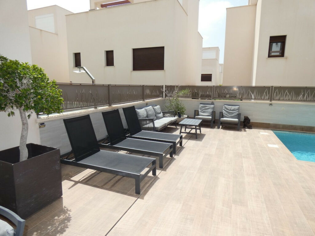 Detached Villa Ciudad Quesada Alicante - image 4