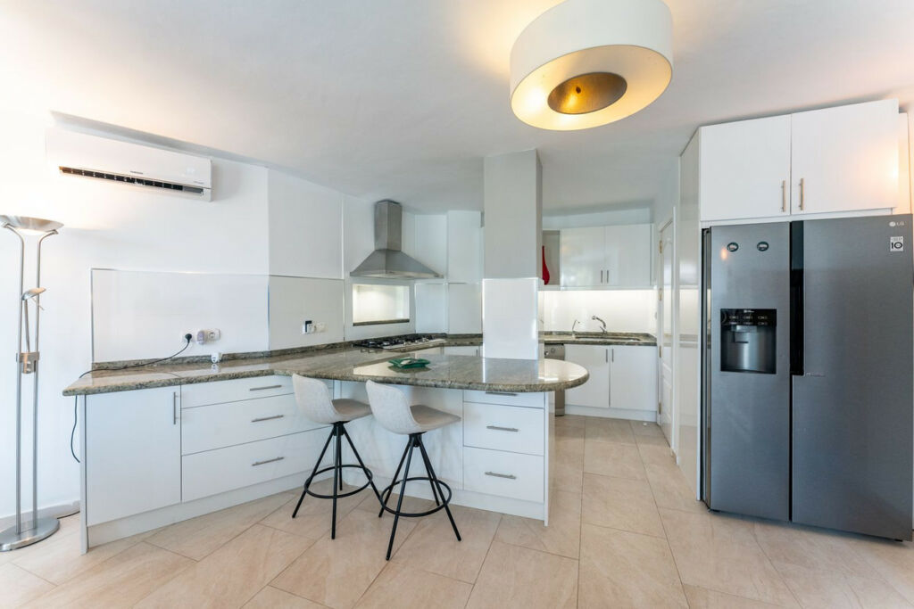 Detached Villa Calahonda Málaga - image 4