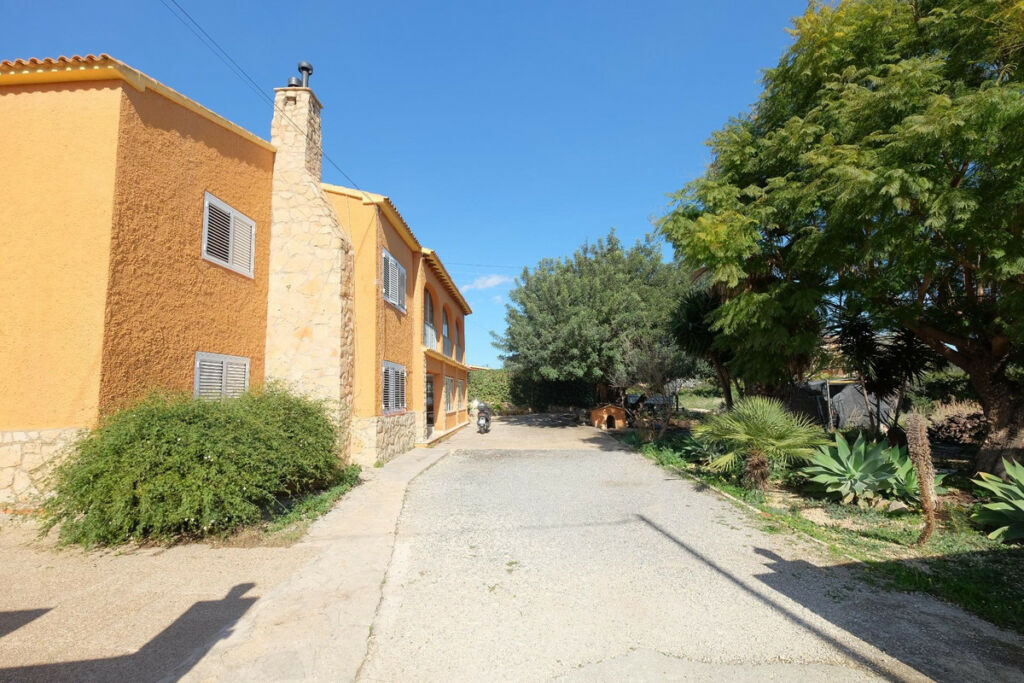 Detached Villa Calpe Alicante - image 4