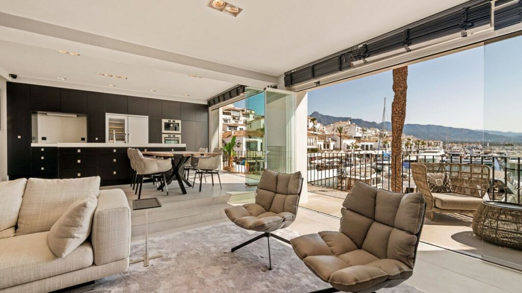 Middle Floor Apartment Puerto Banús Málaga - image 4