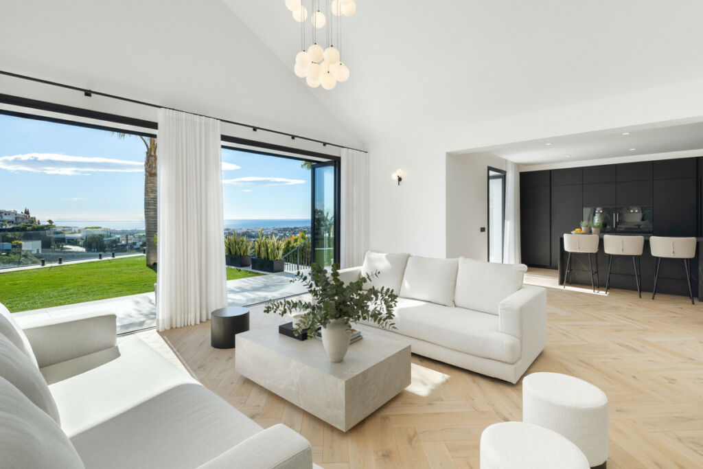 Detached Villa La Quinta Málaga - image 4