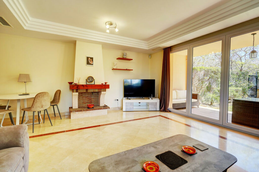 Semi-Detached House Riviera del Sol Málaga - image 4