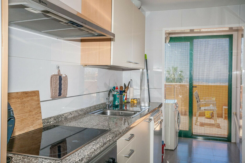 Middle Floor Apartment Marbella Málaga - image 4
