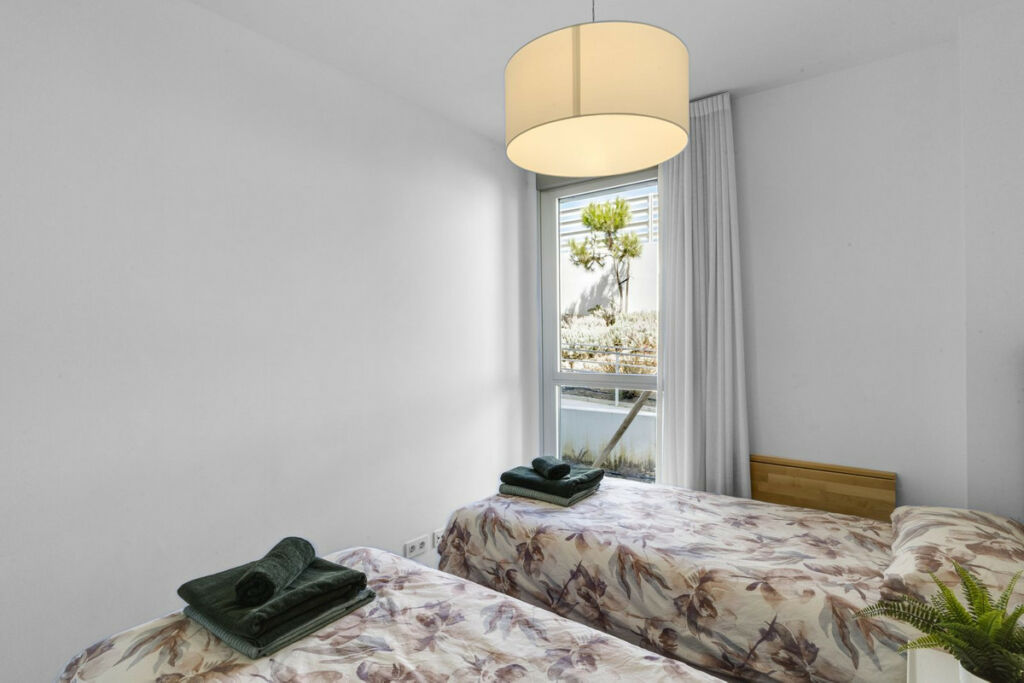 Middle Floor Apartment Cancelada Málaga - image 4
