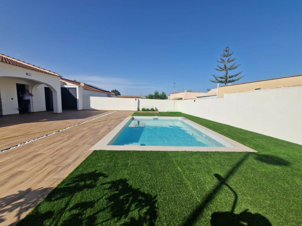 Detached Villa Los Balcones Alicante - image 4