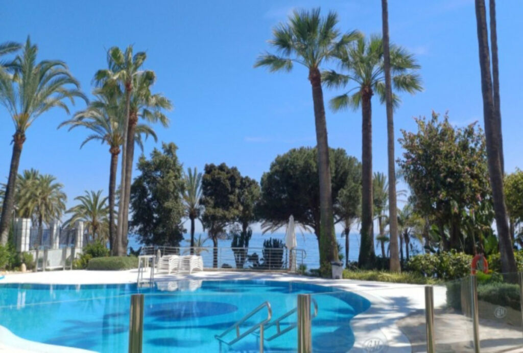 Middle Floor Apartment Marbella Málaga - image 4