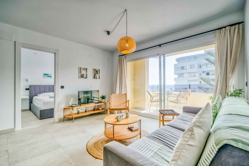Middle Floor Apartment Fuengirola Málaga - image 4
