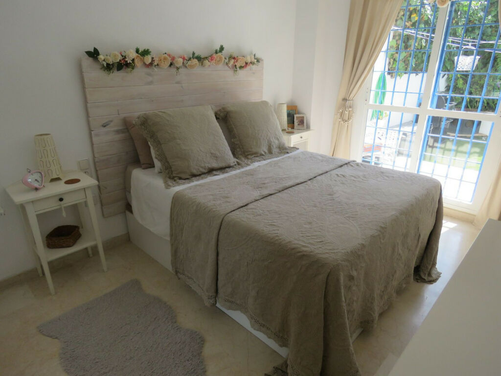 Ground Floor Apartment Calahonda Málaga - image 4