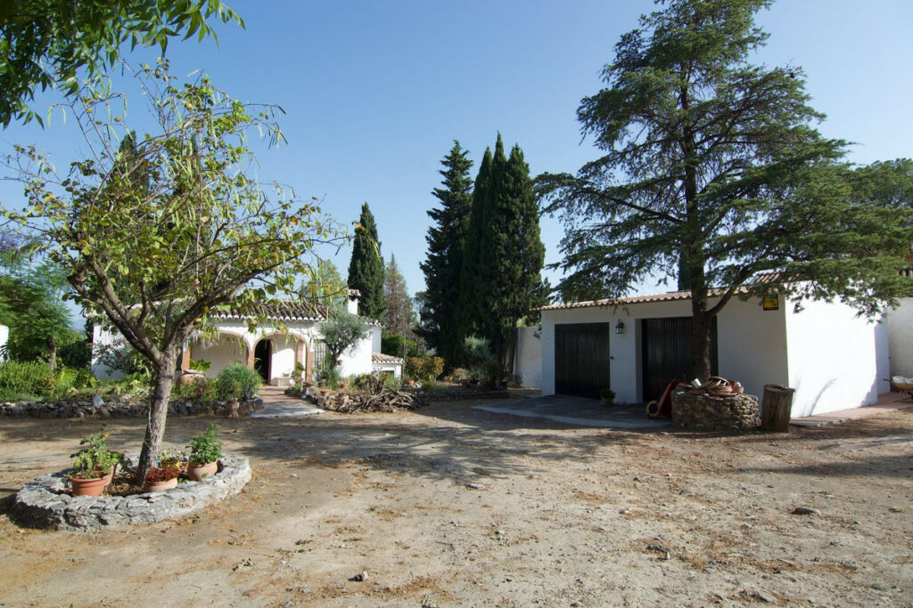 Detached Villa Alhaurín el Grande Málaga - image 4