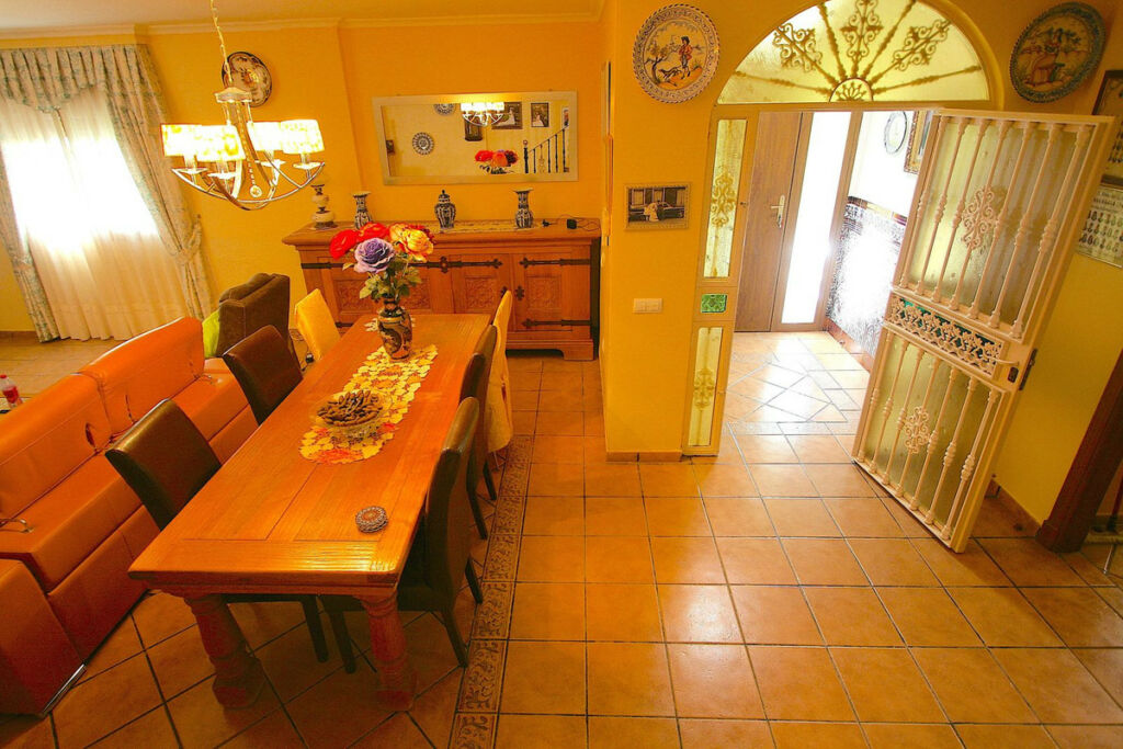 Detached Villa Alhaurín el Grande Málaga - image 4
