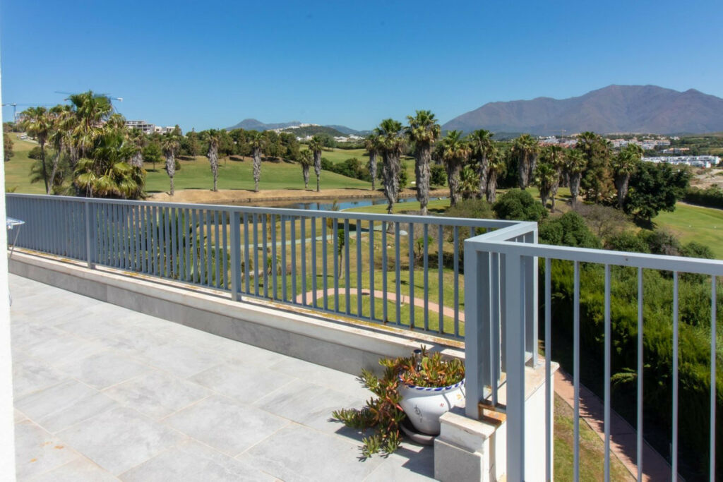 Penthouse Casares Málaga - image 4