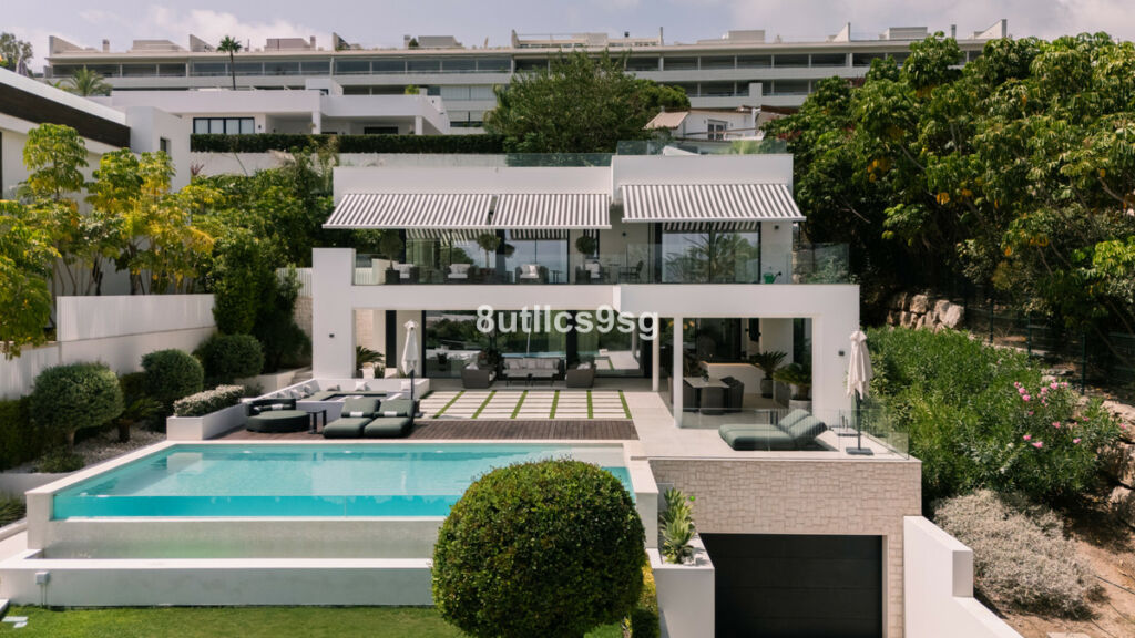 Detached Villa Nueva Andalucía Málaga - image 40